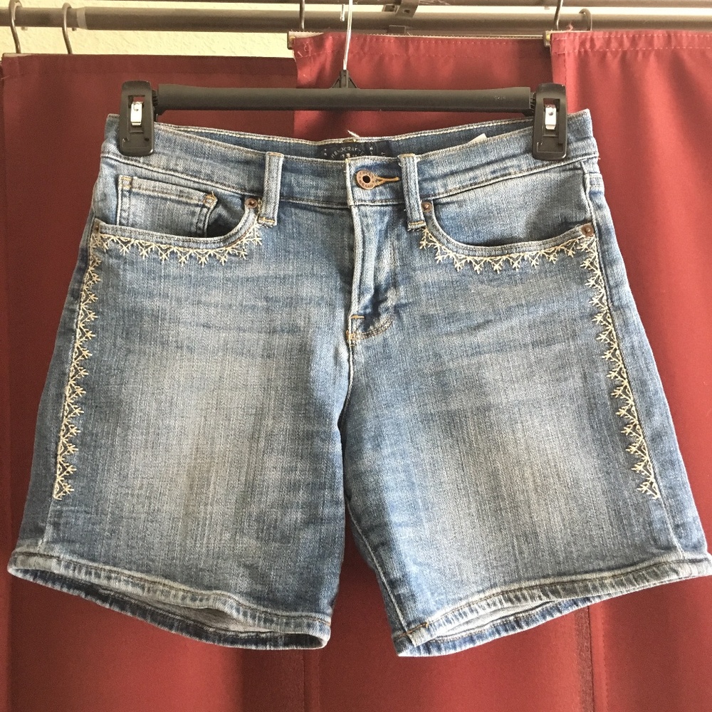 Like New - LUCKY Brand Jean Shorts with Embroidery